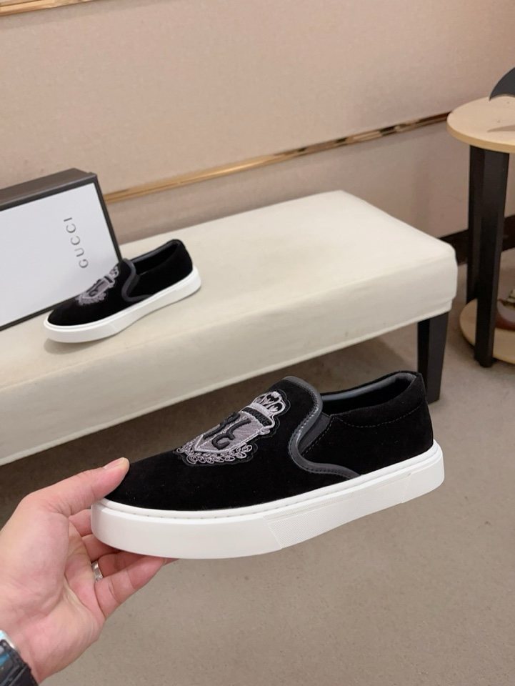 Gucci Crest Slip-On Shoes